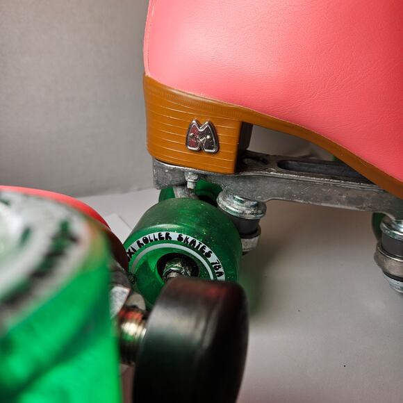 Moxi Beach Bunny Pink Roller Skates Size 4 (Women’s 5–5.5) Emoji Print Lining - Picture 5 of 14